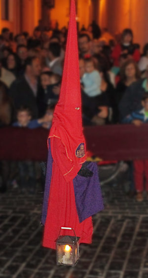 Cofradia member in Vélez-Málaga, copyright Christian Seidlitz