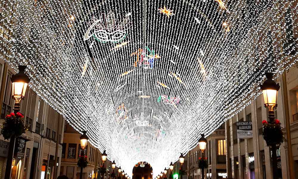 Winkelstraat Calle Larios Malaga met kerstversiering