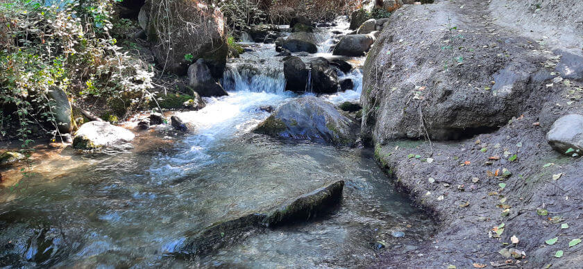  Flowing creek Las Cahorres