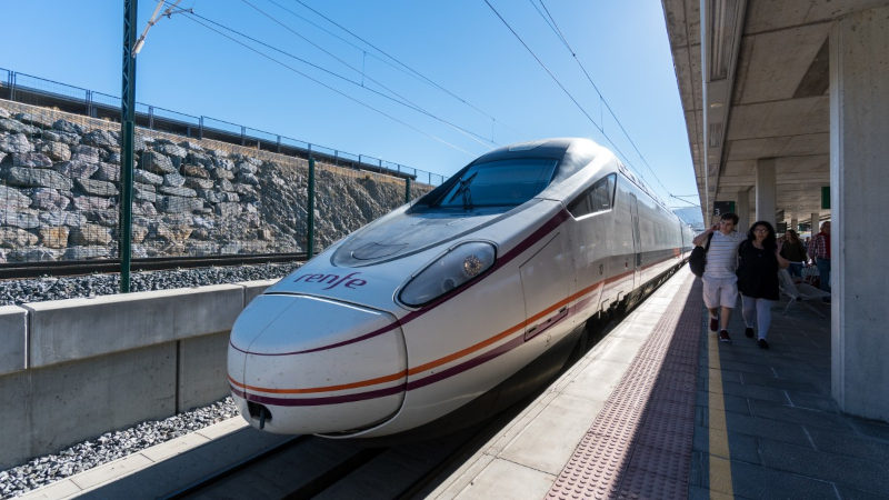 Renfe AVE in een treinstation in Spanje