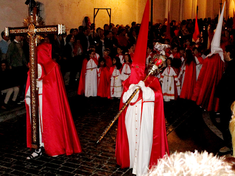 The Antigua Archicofradía de la Santa Vera+Cruz, one of the most prominent brotherhoods in Vélez-Málaga, in their procession robes. Copyright Lutz Dausend