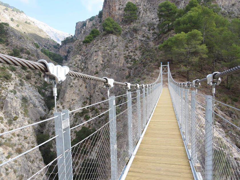 Photo of the El Satillo suspension bridge in Andalusia