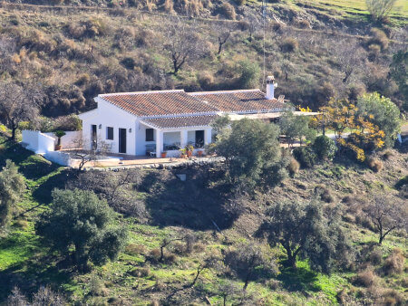 Casa Almendros is set in a great location with easy access via a newly concreted road