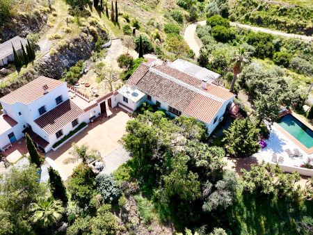 View from above
Drone view of Casa Coen with main house, Casita and pool sitting in the Axarquia at the Costa del Sol
