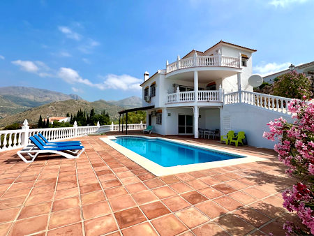 Casa Roy in Alcaucin mit Poolterrasse und atemberaubender Aussicht