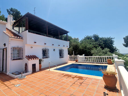 Te koop: Cortijo El Romeral met terras en zwembad aan de Costa del Sol