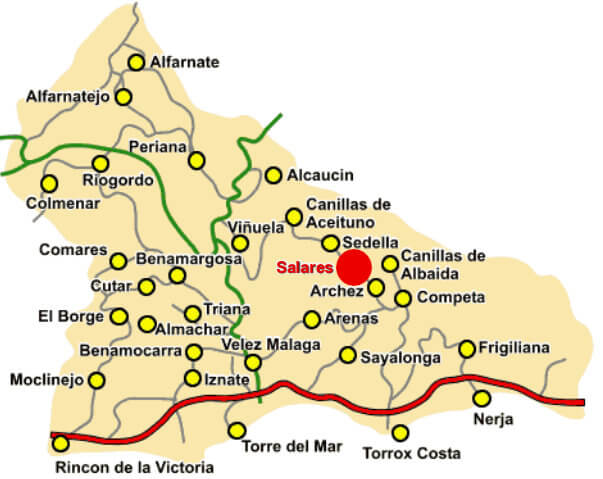 Simple map of the Axarquia with Salares marked as a red dot.