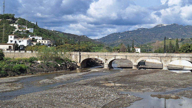 Rio Benamargosa with bridge, copyright Christian Seidlitz