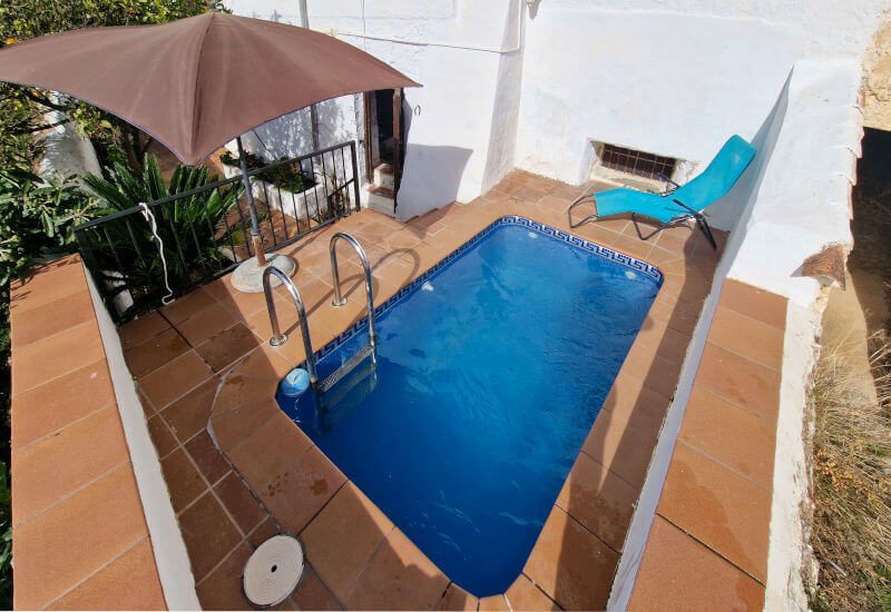 the plunge pool is good to cool down in the summer