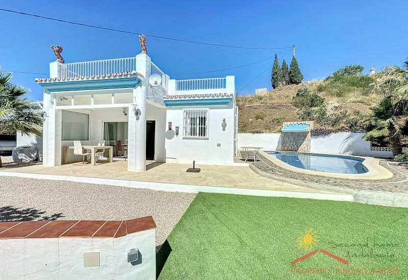 Villa Casa La Gondonna met huis, parkeerplaats en klein zwembad in de zon