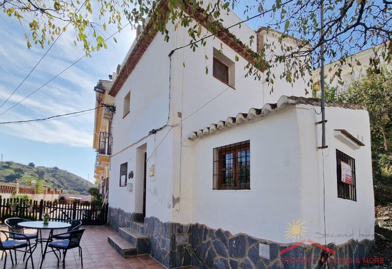 Vooraanzicht van Casa Rufa in Sedella