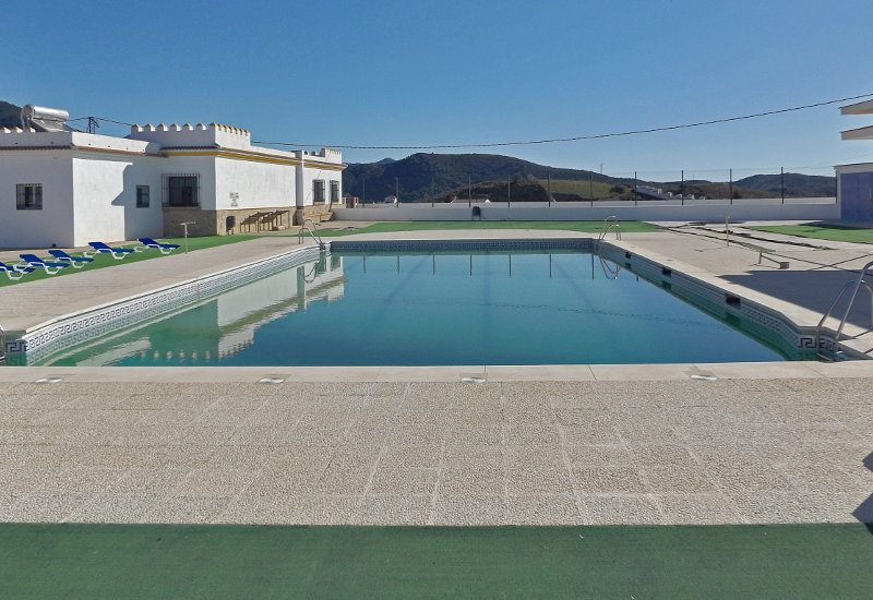 Sedella heeft een eigen groot gemeentelijk zwembad met een mooi uitzicht over de regio.