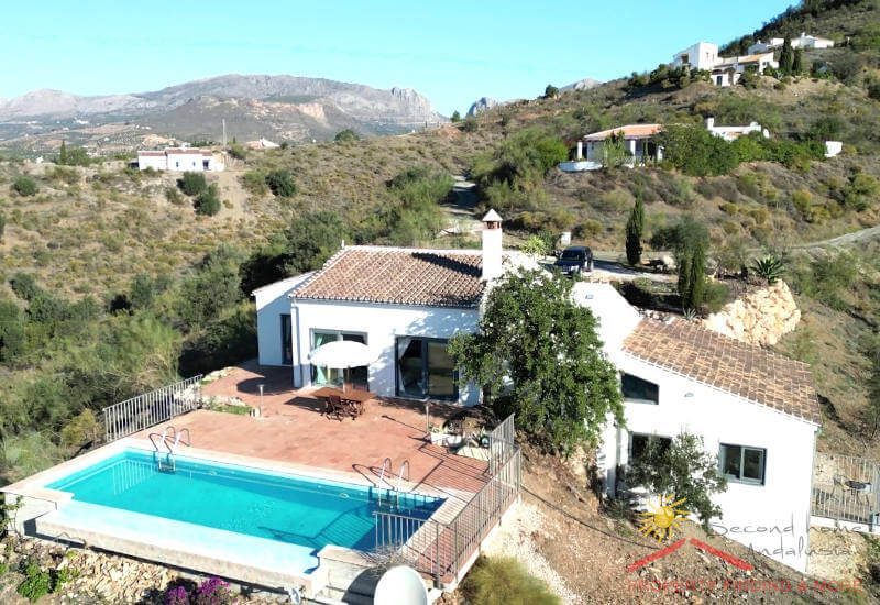 Renovated village house Casa Ann near Sedella with sun terrace and infinity pool