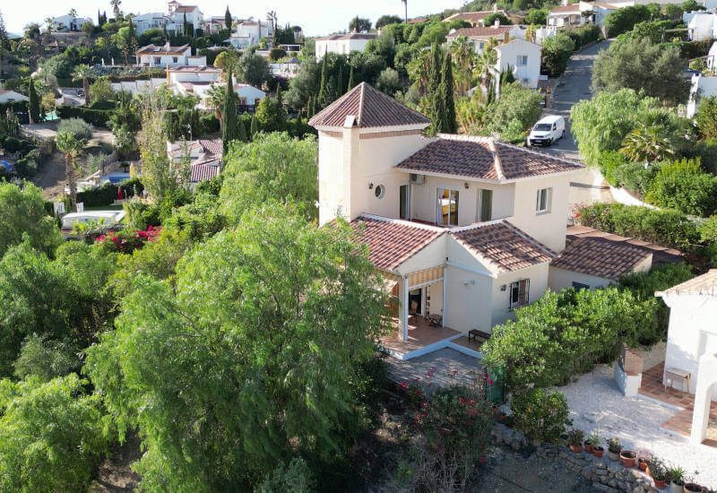 Top view on house for sale Casa Majlis in Cortijo Romero by La Viñuela at the Costa del Sol