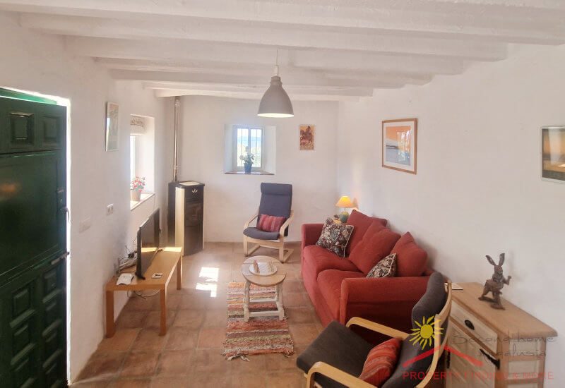 Photo from the Diner to the Lounge with the entrance door.