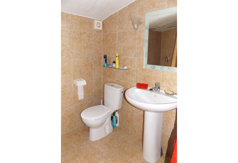 Gastendouche nieuw gemaakt.