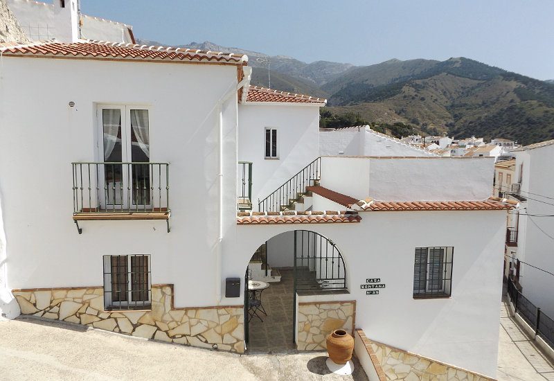 Wonderful townhouse with internal courtyard of Casa Montaña in Sedella