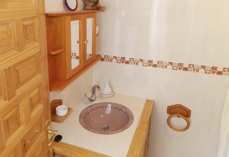 Bathroom ensuite of Casa Montaña in Sedella