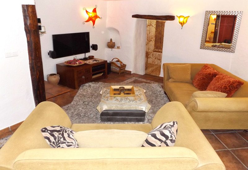 Rustieke lounge om te ontspannen en TV te zien.