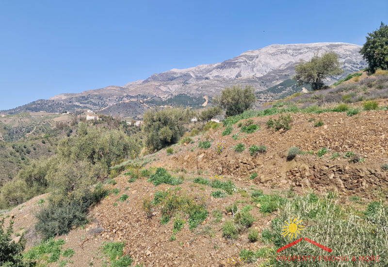 Mountain view from the roof terrace on the Maroma