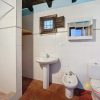 Bellota: Bathroom