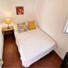 De 2e gastenslaapkamer is een kleine kamer met een eenpersoonsbed