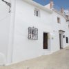 Frontansicht und Straße von Casa Calle Terenias 14 das Haus zum Verkauf in Sedella in Andalusien