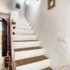 Trap Traditionelle Treppe zum Obergeschoss