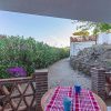 Casita terras Lager terras in de schaduw van de avondzon