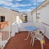 Terrasse Terrasse zwischen den Dächern mit ausreichend Schatten gegen die Hitze