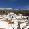 Maroma uitzicht op de bergen achter in Seella met zijn traditionele witte huizen.